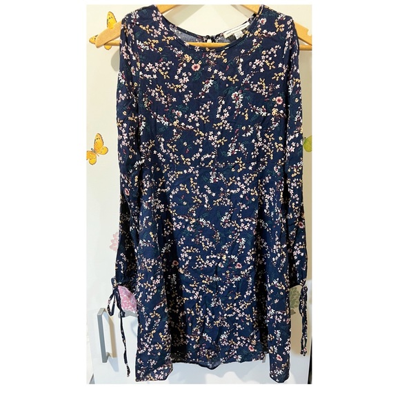 American Eagle Cold Shoulder dress - Picture 1 of 7